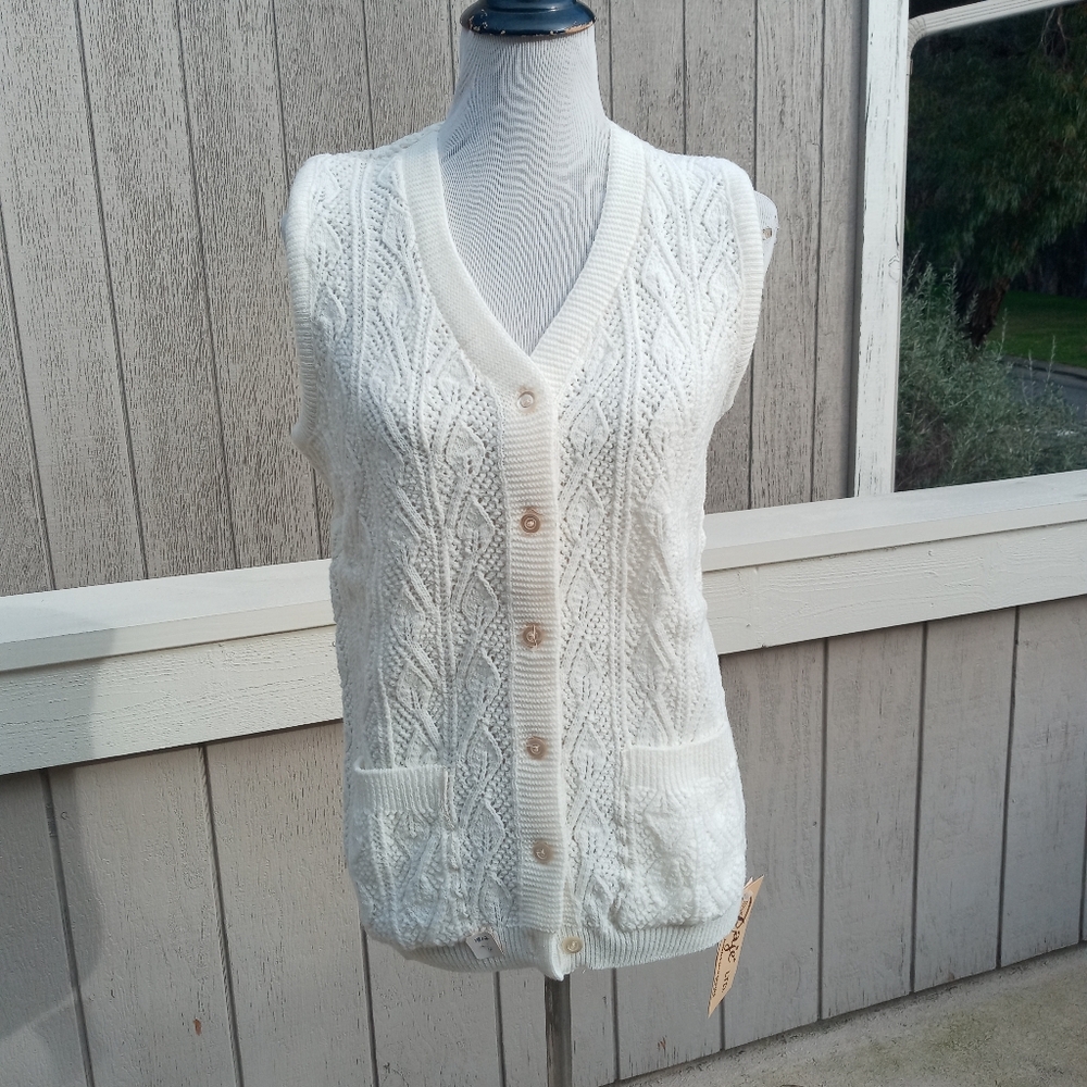 Sweater vest